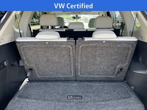 Used 2021 Volkswagen Tiguan SE w/ Panoramic Sunroof Package FWD image 34