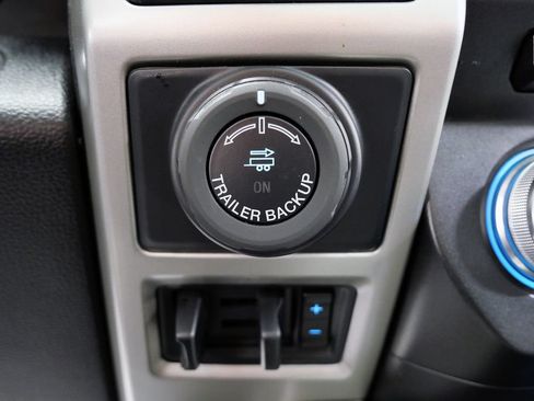 Used 2018 Ford F150 Lariat w/ Equipment Group 502A Luxury AWD/4WD image 30