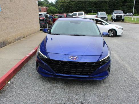 Used 2022 Hyundai Elantra Blue FWD image 2