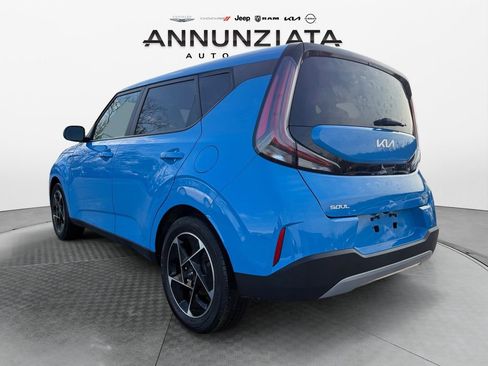 Certified 2023 Kia Soul EX image 3
