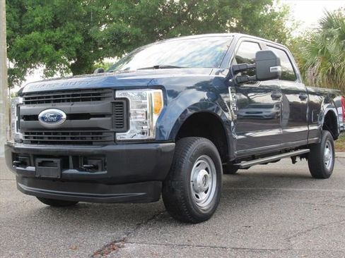 Used 2017 Ford F250 XL w/ Power Equipment Group AWD/4WD image 3