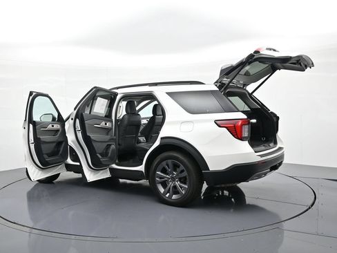 Used 2025 Ford Explorer Active w/ Active Comfort Package AWD/4WD image 25