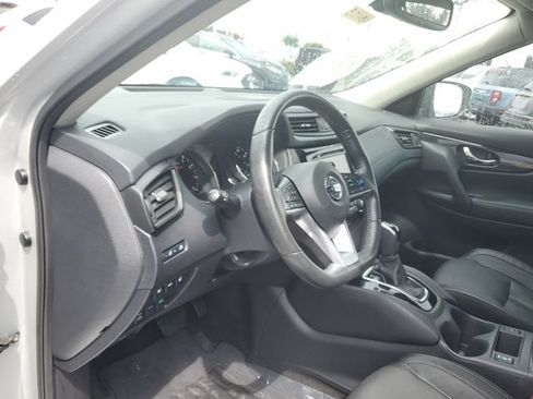 Used 2019 Nissan Rogue SL AWD/4WD image 19