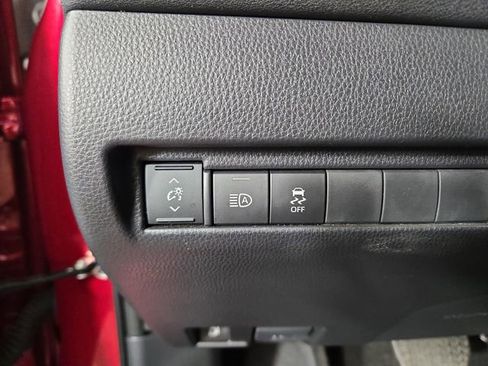 Used 2023 Toyota Venza Nightshade AWD/4WD image 27