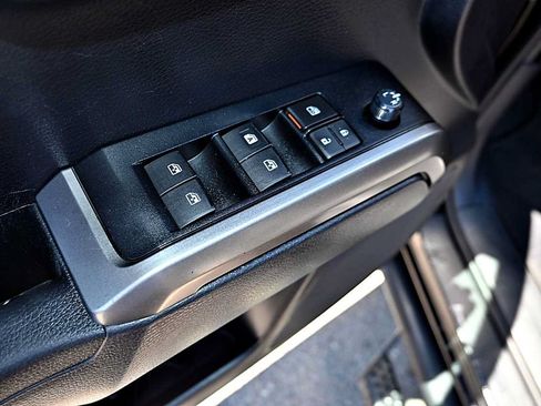 Used 2020 Toyota Tacoma SR5 w/ Technology Package AWD/4WD image 17