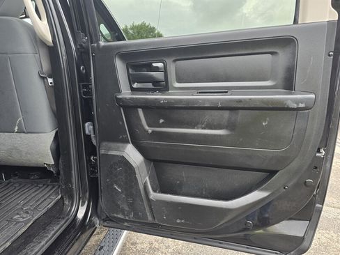 Used 2018 RAM 2500 Tradesman w/ Chrome Appearance Group AWD/4WD image 17