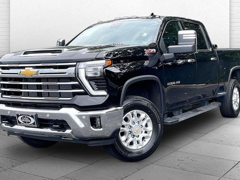 Used 2024 Chevrolet Silverado 2500 LTZ w/ LTZ Convenience Package AWD/4WD image 13