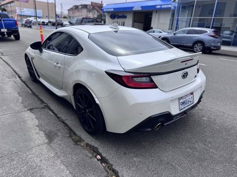 Used 2024 Toyota GR86 Premium image 6