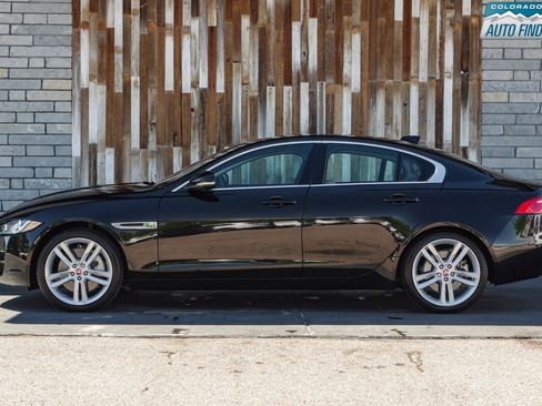Used 2017 Jaguar XE Prestige AWD/4WD image 3