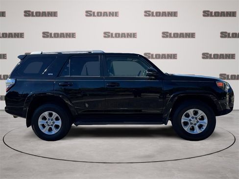 Used 2018 Toyota 4Runner SR5 Premium image 6