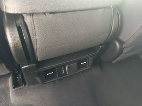 Used 2025 Chevrolet Silverado 1500 LT image 11