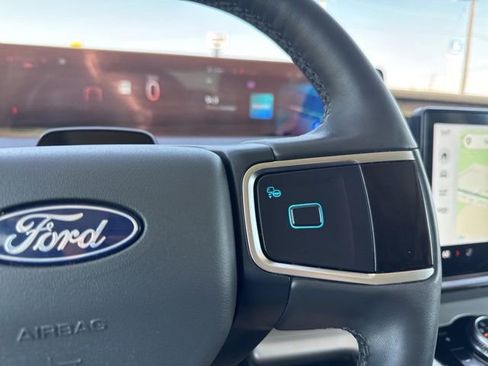 Used 2025 Ford Expedition Active AWD/4WD image 15