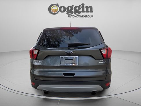 Used 2019 Ford Escape SE image 4