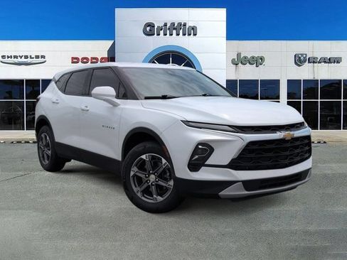 Used 2023 Chevrolet Blazer LT FWD image 1