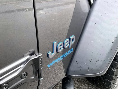 Used 2022 Jeep Wrangler Unlimited Rubicon 4xe w/ Cold Weather Group AWD/4WD image 30
