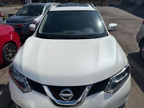 Used 2015 Nissan Rogue SL w/ SL Premium Package image 2