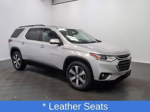 Used 2021 Chevrolet Traverse LT w/ LT Premium Package image 2