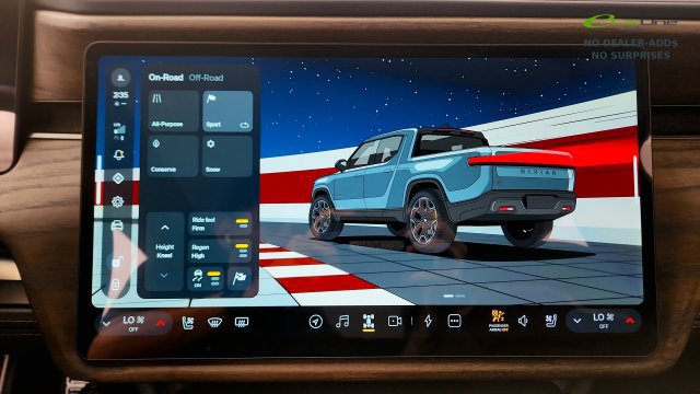 Used 2026 Rivian R1T Premium Tri AWD/4WD image 61