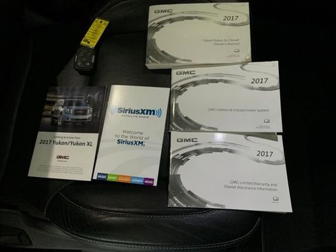 Used 2017 GMC Yukon SLT image 17