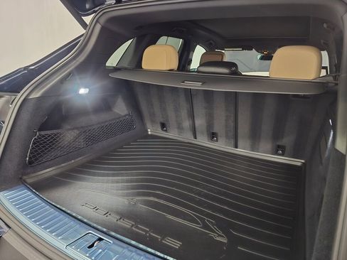 Certified 2025 Porsche Cayenne image 25
