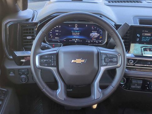 Used 2025 Chevrolet Silverado 1500 LT image 11