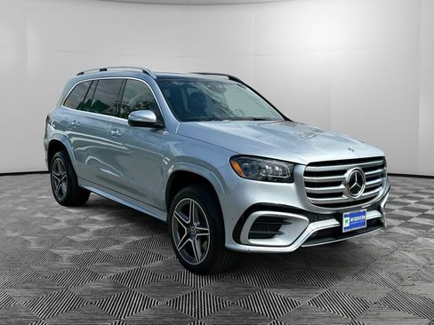 Used 2025 Mercedes-Benz GLS 450 4MATIC image 7