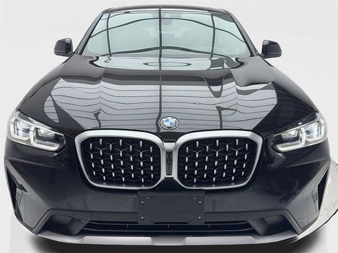 Used 2025 BMW X4 xDrive30i image 4