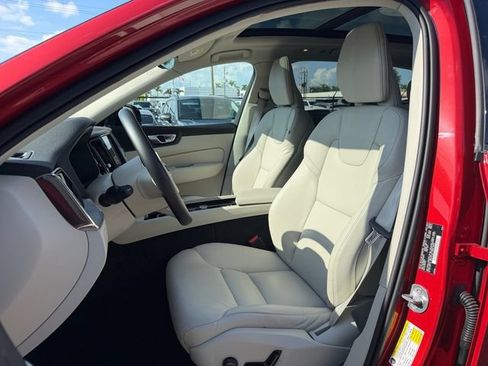 Certified 2024 Volvo XC60 B5 Plus AWD/4WD image 9