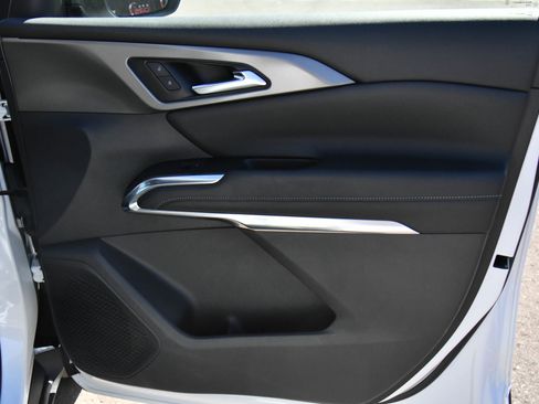 Used 2024 Chevrolet Traverse LT image 54