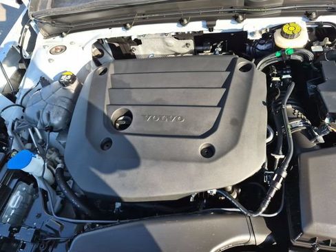 Used 2024 Volvo XC40 B5 Plus AWD/4WD image 36