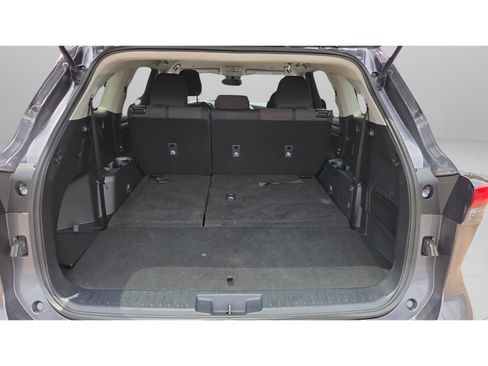 Used 2023 Toyota Highlander L FWD image 14