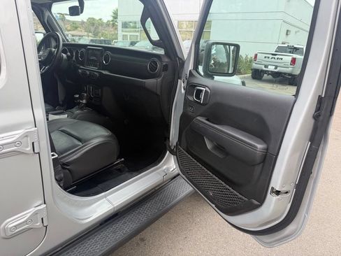 Used 2023 Jeep Wrangler Unlimited Sahara w/ Cold Weather Group AWD/4WD image 16