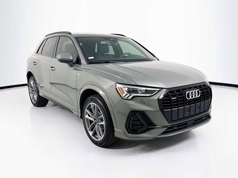 Used 2023 Audi Q3 2.0T Premium w/ Black Optic Sport Package AWD/4WD image 7