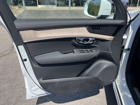 New 2026 Volvo XC90 T8 Plus w/ Protection Package Premier AWD/4WD image 21