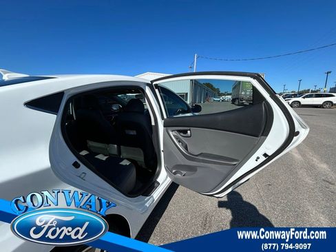 Used 2016 Hyundai Elantra Limited image 18