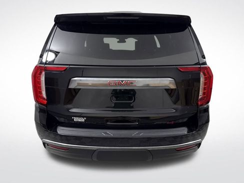 Used 2023 GMC Yukon XL AT4 w/ AT4 Premium Package image 4