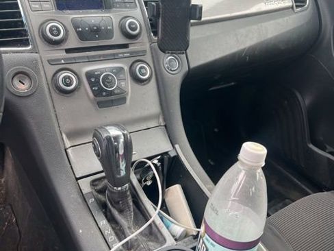 Used 2015 Ford Taurus SEL image 10