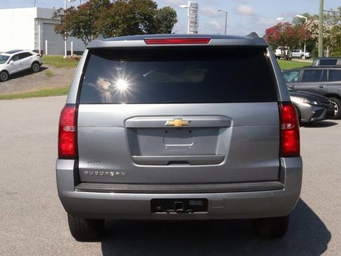 Used 2019 Chevrolet Suburban LT image 6