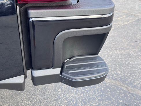 New 2026 Ford F250 Platinum w/ FX4 Off-Road Package image 46