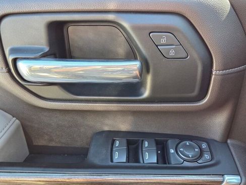 Used 2022 Chevrolet Silverado 2500 LT w/ Z71 Off-Road Package image 16