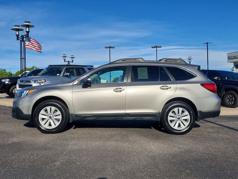 Used 2017 Subaru Outback 2.5i Premium AWD/4WD image 6