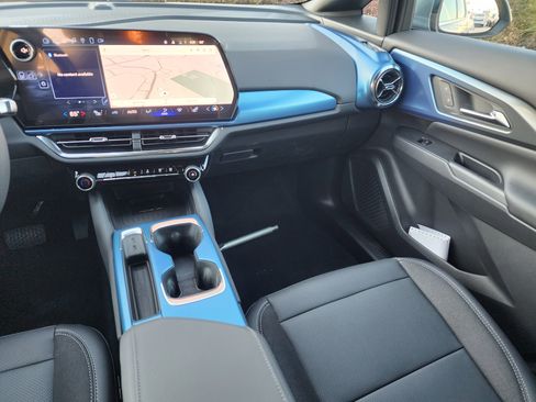 New 2026 Chevrolet Equinox EV LT image 19