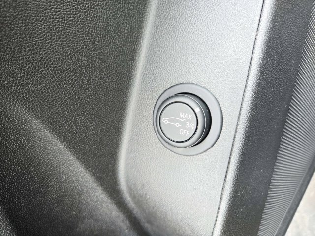 Used 2023 Chevrolet Equinox LT FWD image 32