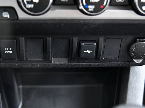 Used 2021 Toyota Tacoma SR RWD image 23