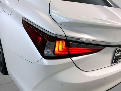 Used 2024 Lexus ES 350 w/ Premium Package FWD image 28