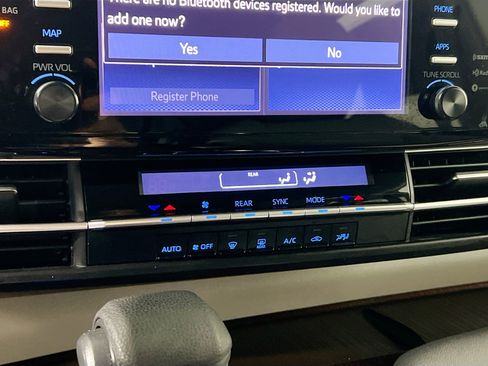 Used 2022 Toyota Sienna LE image 27