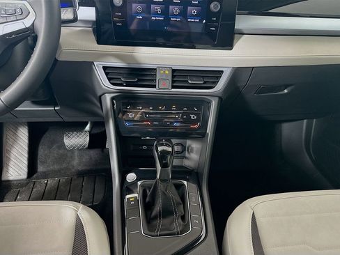 New 2026 Volkswagen Taos SE FWD image 15