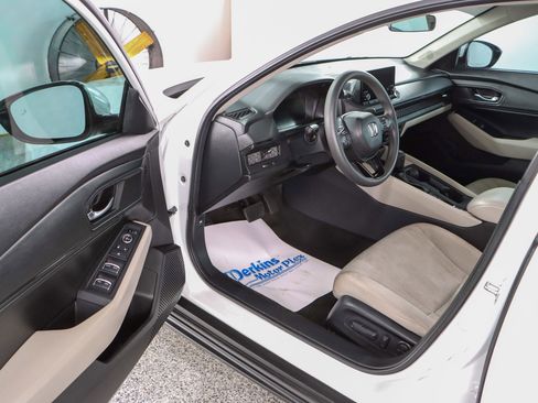 Used 2024 Honda Accord EX image 3
