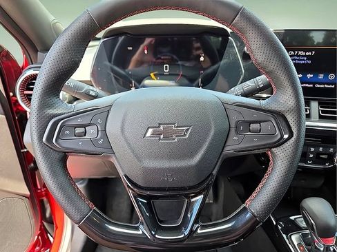 Used 2026 Chevrolet Trax RS FWD image 24