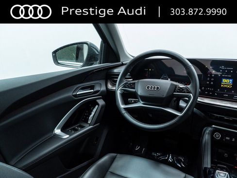 Used 2025 Audi Q5 Premium w/ Convenience Package image 27